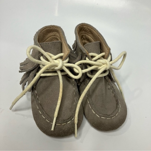 Monkey Feet gray triple layer fringe moccasins lace up size 18-24 months - Picture 2 of 7